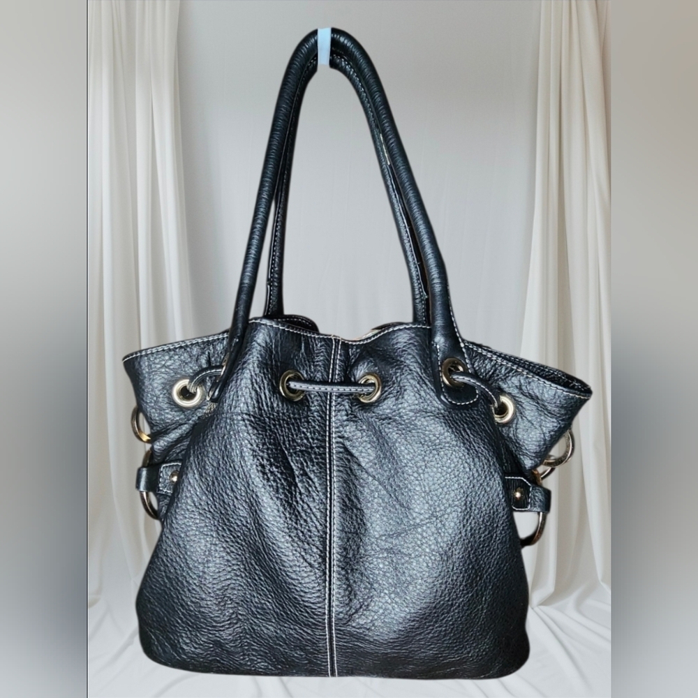 Charles David Black Leather Shoulder/Hobo Bag With A Drawstring Closure - Picture 3 of 15